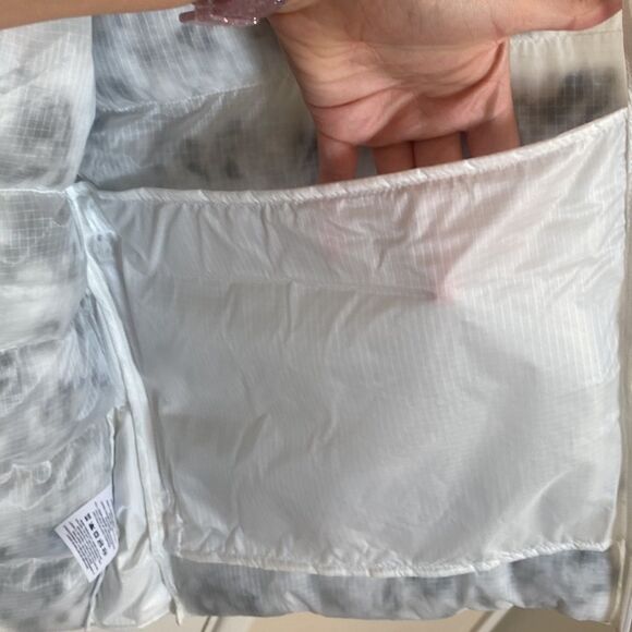 Women's Nike Jacket Sportswear Loose Fit Puffer-Synthetic Fill- Size LARGE - Picture 16 of 17